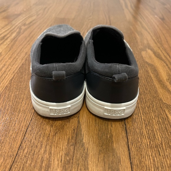 Old Navy Kids’ Slip-On Flannel Sneakers - Picture 4 of 7